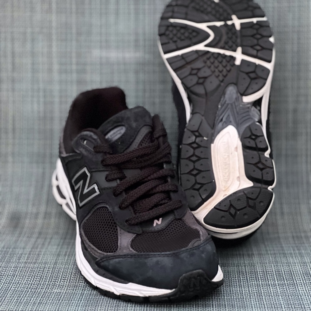 New balance 2002r